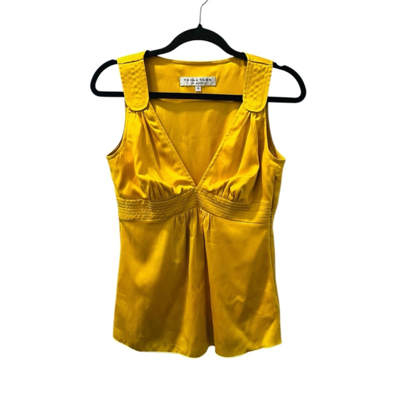 Trina Turk Silk Mustard Yellow Sleeveless Top Size Small V Neck Lightweight Zip - Picture 1 of 4